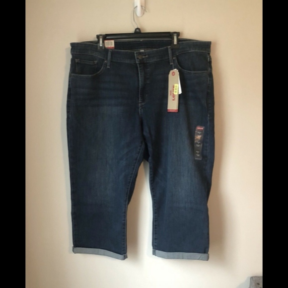 Levi's Denim - NWT Levi’s Shaping Capri 236450011 - Size 22W Levi's Denim - NWT Levi’s Shaping Capri 236450011 - Size 22W
